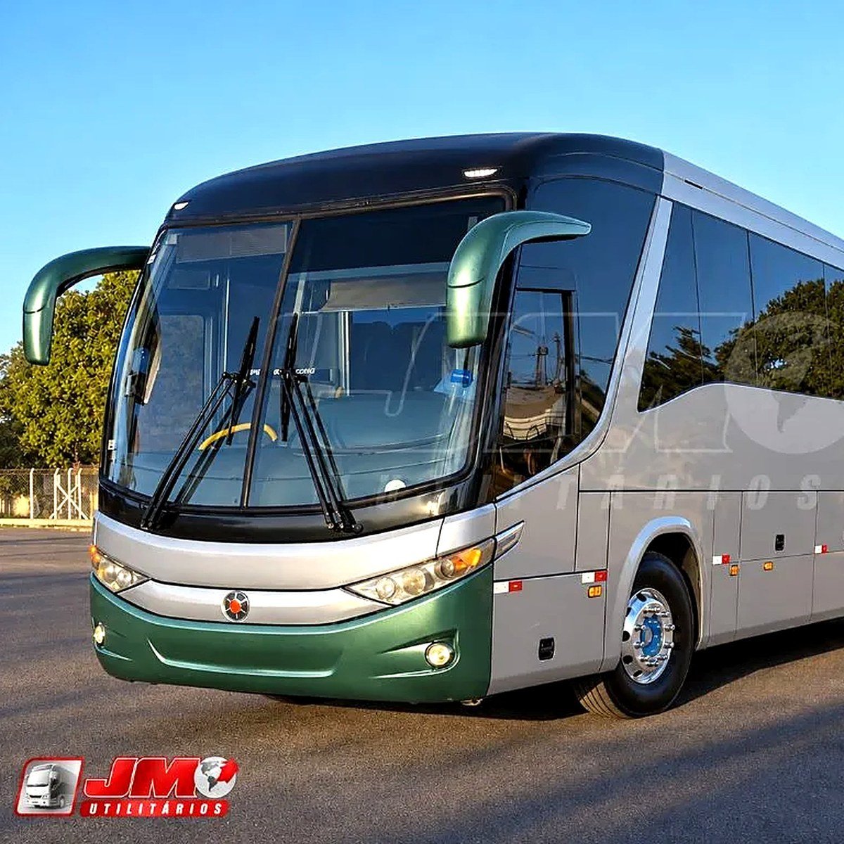 Ônibus rodoviários à venda