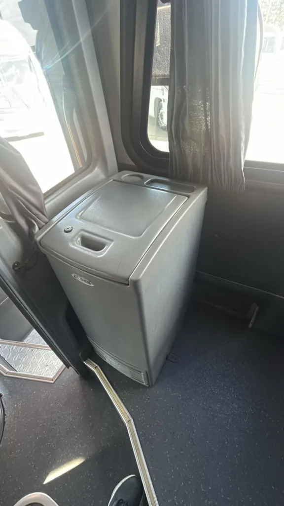 Ônibus BUSSCAR EL BUSS 320 MB 1721 L JM 2018 seminovo à venda, código 1320 - foto 08