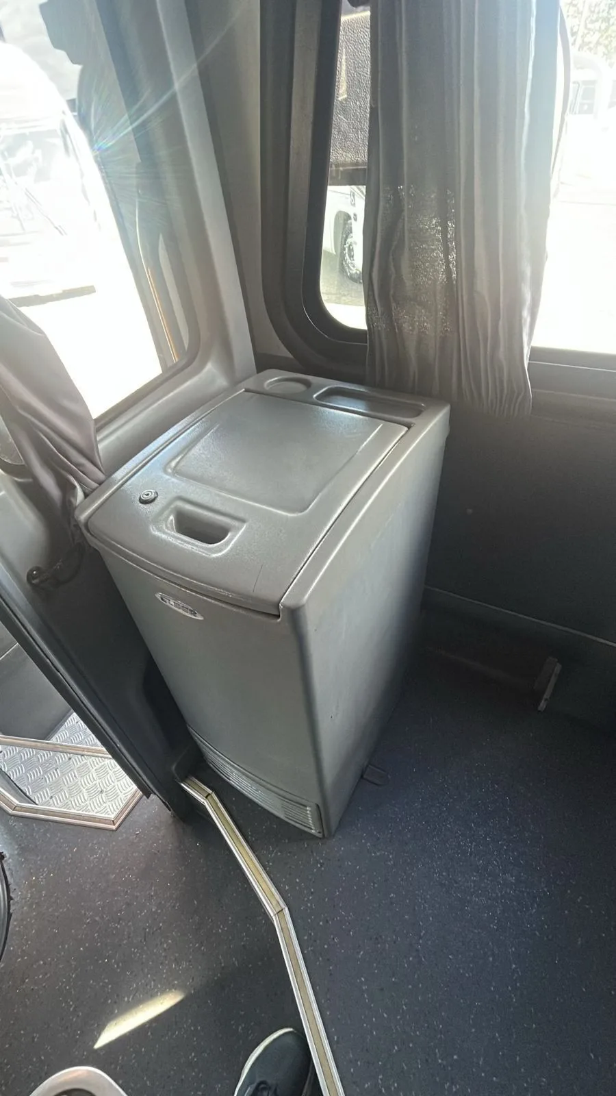 Ônibus BUSSCAR EL BUSS 320 MB 1721 L JM 2018 seminovo à venda, código 1320 - foto 08