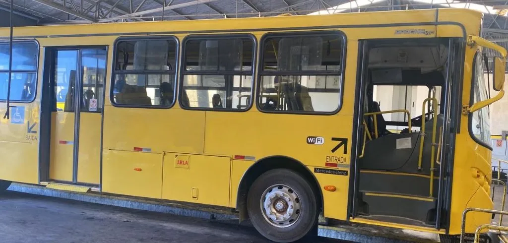 Ônibus CAIO APACHE VIP MB 1722 JM 2011 seminovo à venda, código 1551 - foto 02