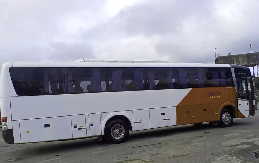 Ônibus COMIL CAMPIONE 3.24 VW 17.230 JM 2014 seminovo à venda, código 1310 - foto 02