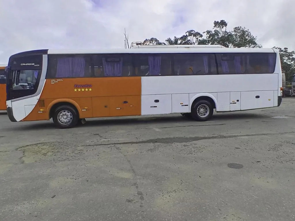 Ônibus COMIL CAMPIONE 3.24 VW 17.230 JM 2014 seminovo à venda, código 1310 - foto 03