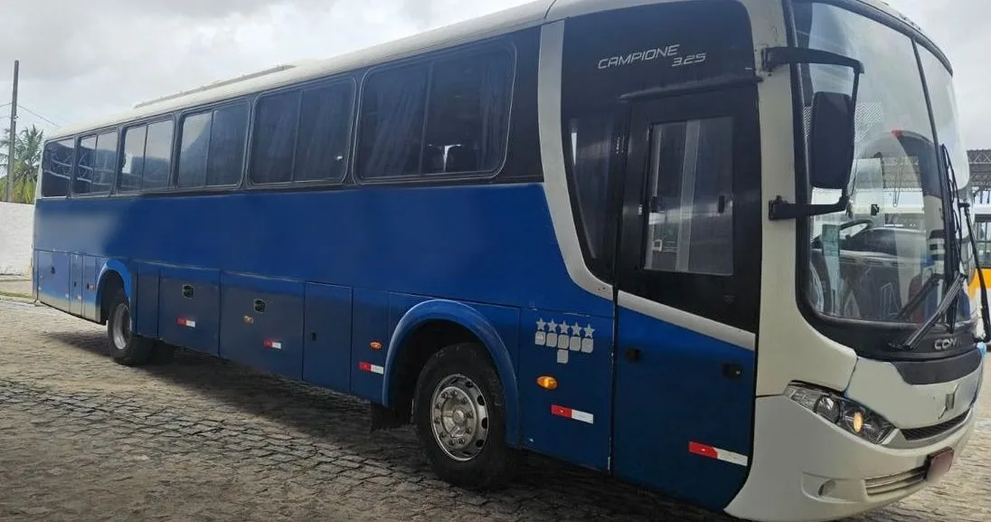 Ônibus COMIL CAMPIONE 3.25 VOLVO B270 F JM 2015 seminovo à venda, código 1330 - foto 01