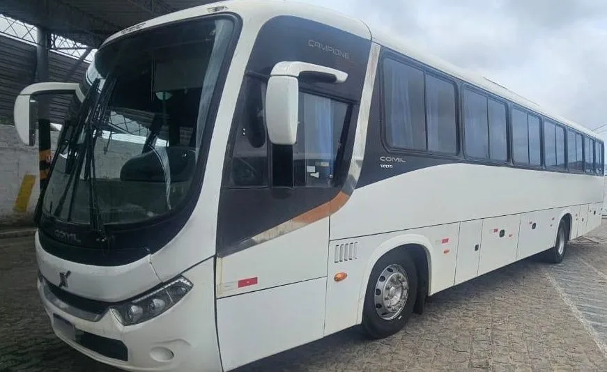 Ônibus COMIL CAMPIONE 3.25 VOLVO B270 F JM 2016 seminovo à venda, código 1381 - foto 01