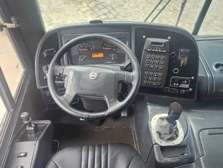 Ônibus COMIL CAMPIONE 3.25 VOLVO B270 F JM 2016 seminovo à venda, código 1381 - foto 04