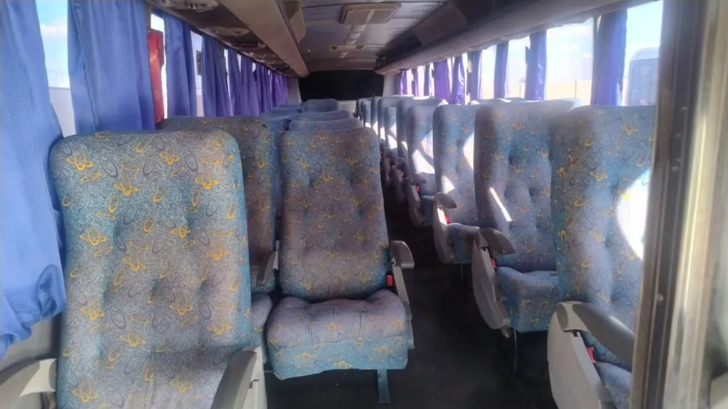 Ônibus COMIL CAMPIONE 3.25 VW 17.230 JM 2013 seminovo à venda, código 403 - foto 07