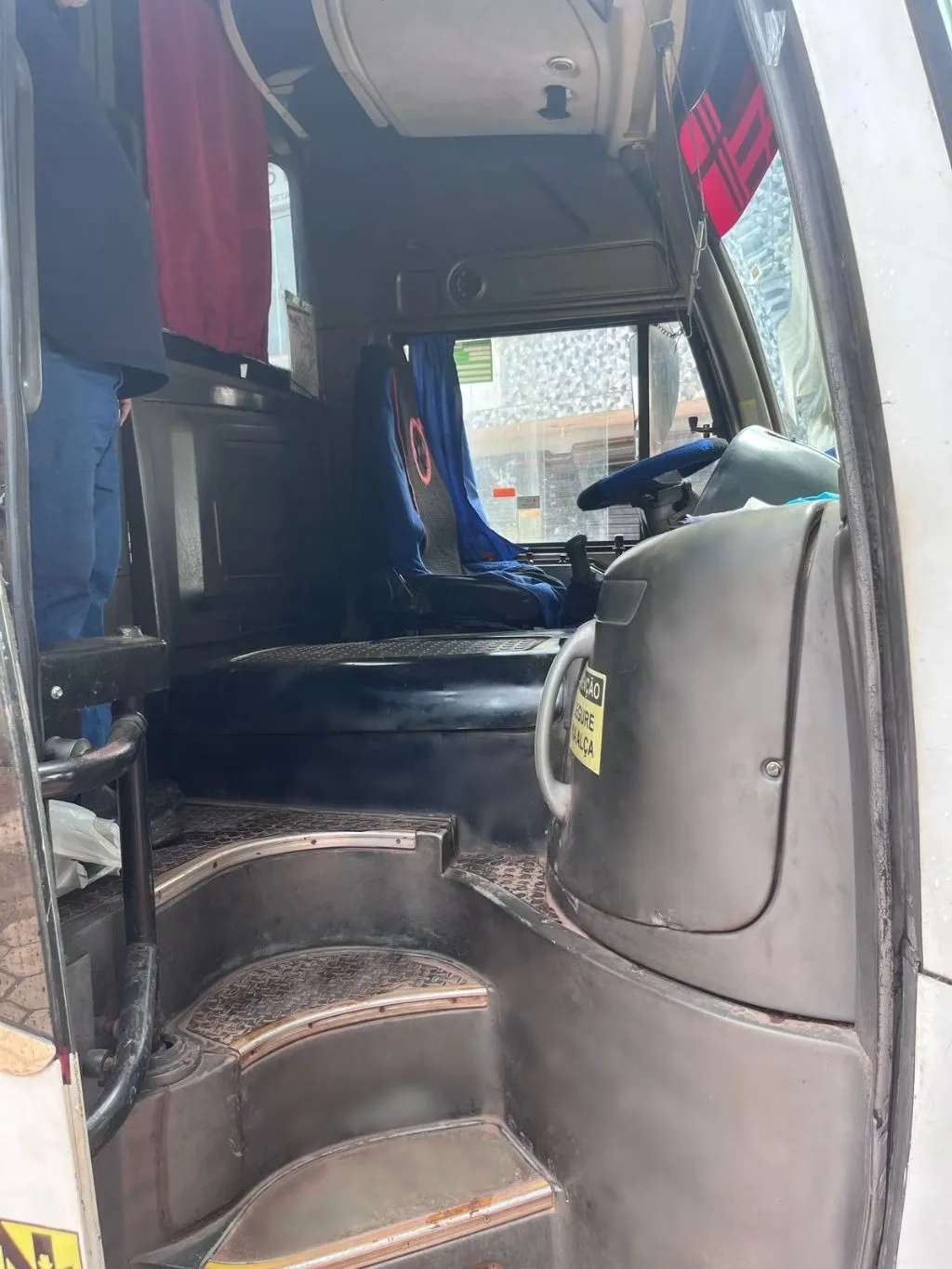 Ônibus COMIL CAMPIONE 3.45 VOLVO B270 F JM 2016 seminovo à venda, código 1360 - foto 04