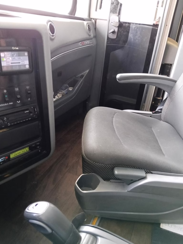Ônibus COMIL CAMPIONE INVICTUS HD B420 R JM 2021 seminovo à venda, código 1618 - foto 06
