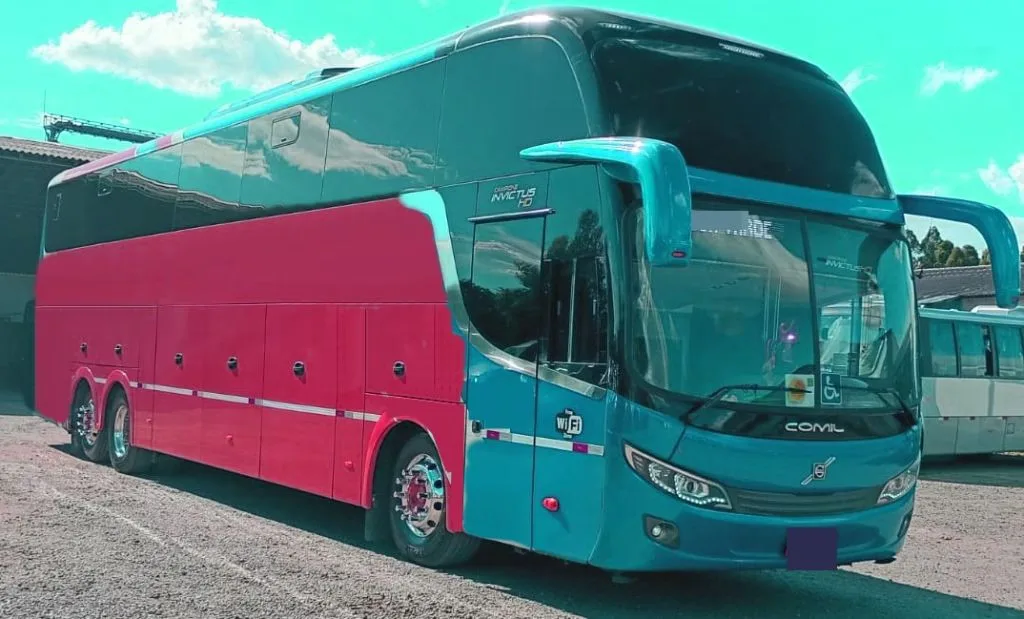 Ônibus COMIL CAMPIONE INVICTUS HD VOLVO B420R JM 2018 seminovo à venda, código 204 - foto 01