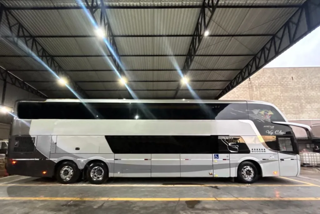 Ônibus COMIL INVICTUS DD VOLVO B 420R JM 2017 seminovo à venda, código 1312 - foto 02