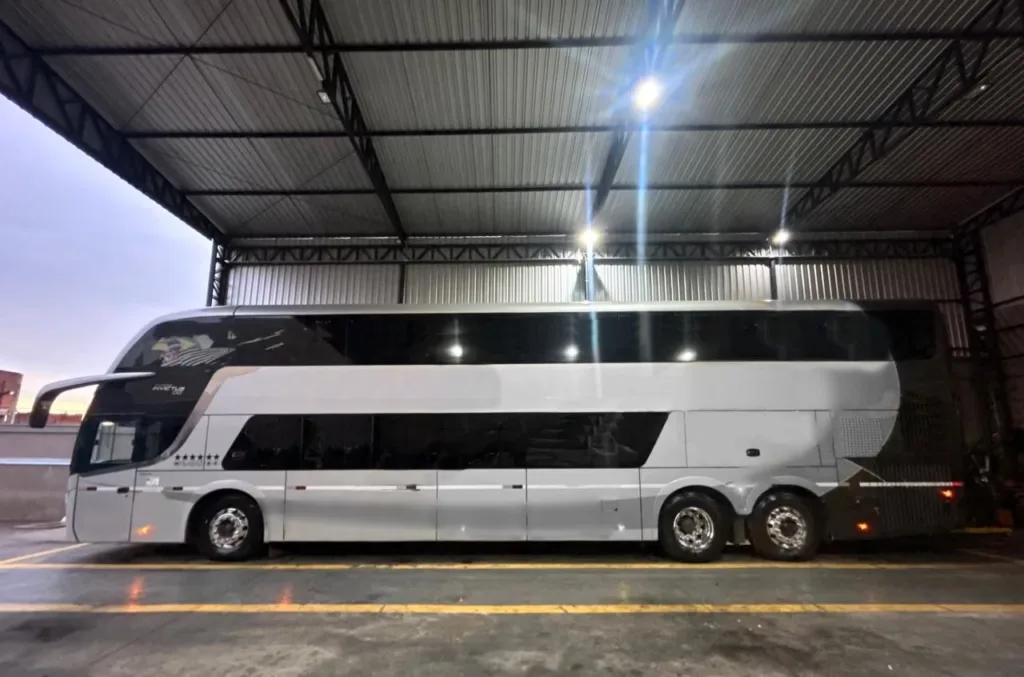 Ônibus COMIL INVICTUS DD VOLVO B 420R JM 2017 seminovo à venda, código 1312 - foto 03