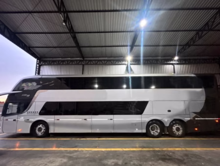 COMIL INVICTUS DD ANO 2017 VOLVO B 420R JM COD.1312