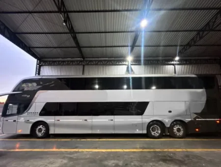 Ônibus COMIL INVICTUS DD VOLVO B 420R JM 2017 seminovo à venda, código 1312 - foto 03
