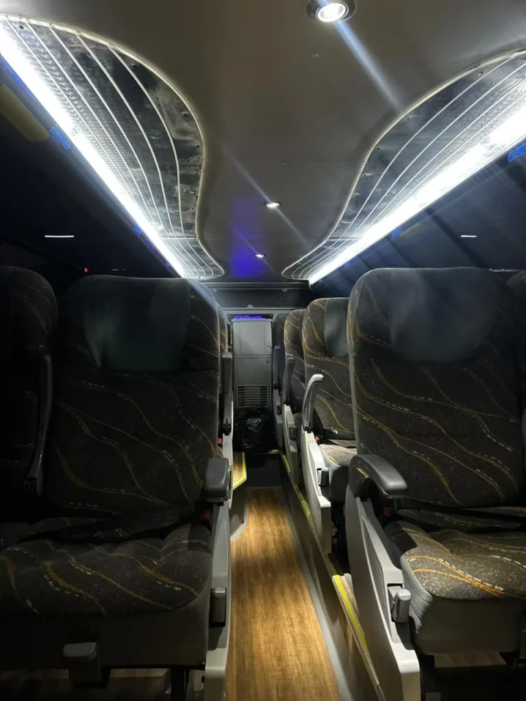 Ônibus COMIL INVICTUS DD VOLVO B 420R JM 2017 seminovo à venda, código 1312 - foto 06