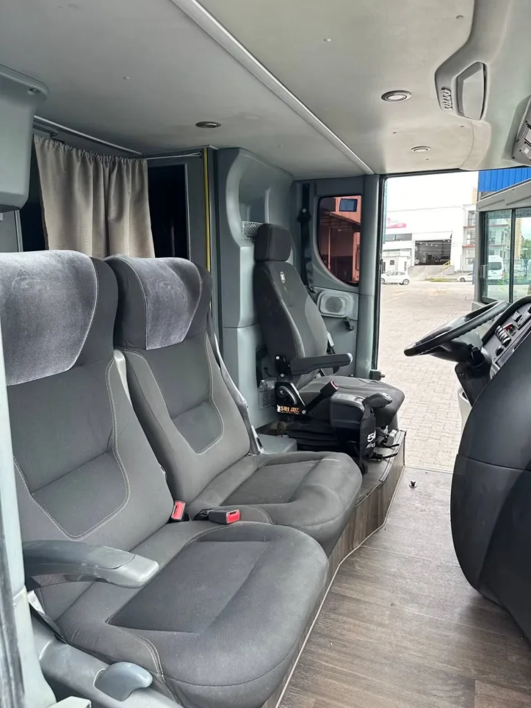 Ônibus COMIL INVICTUS DD VOLVO B420 R JM 2020 seminovo à venda, código 1545 - foto 04