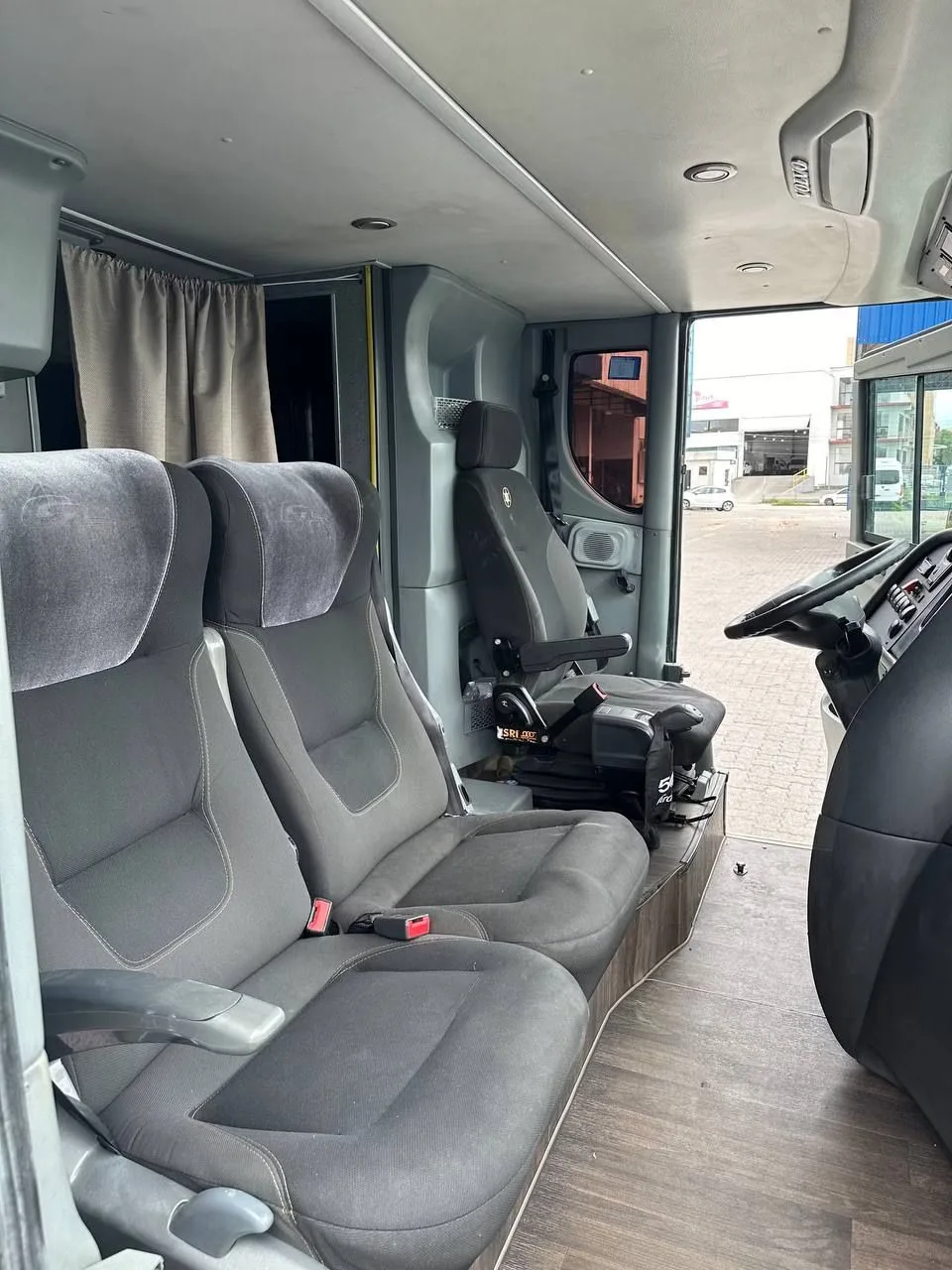 Ônibus COMIL INVICTUS DD VOLVO B420 R JM 2020 seminovo à venda, código 1545 - foto 04