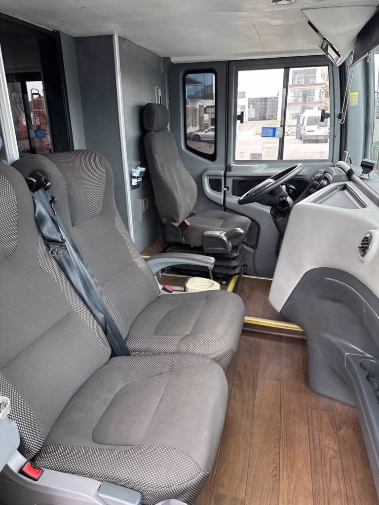 COMIL INVICTUS DD ANO 2021 VOLVO B450R JM COD.70