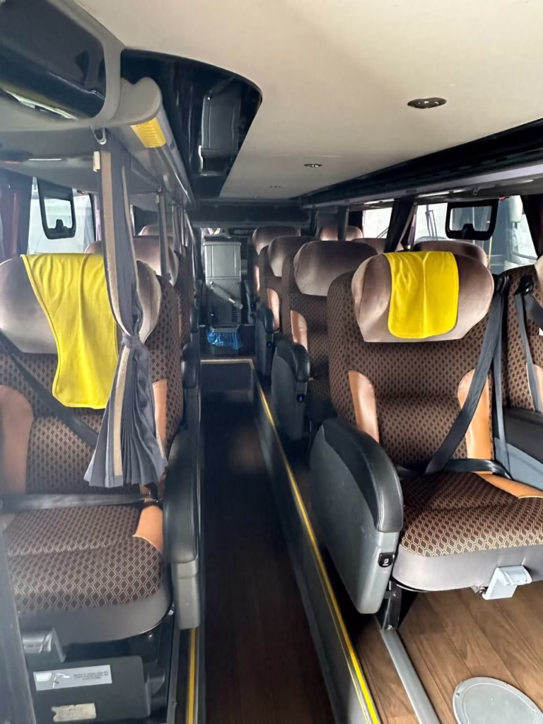 COMIL INVICTUS DD ANO 2021 VOLVO B450R JM COD.70