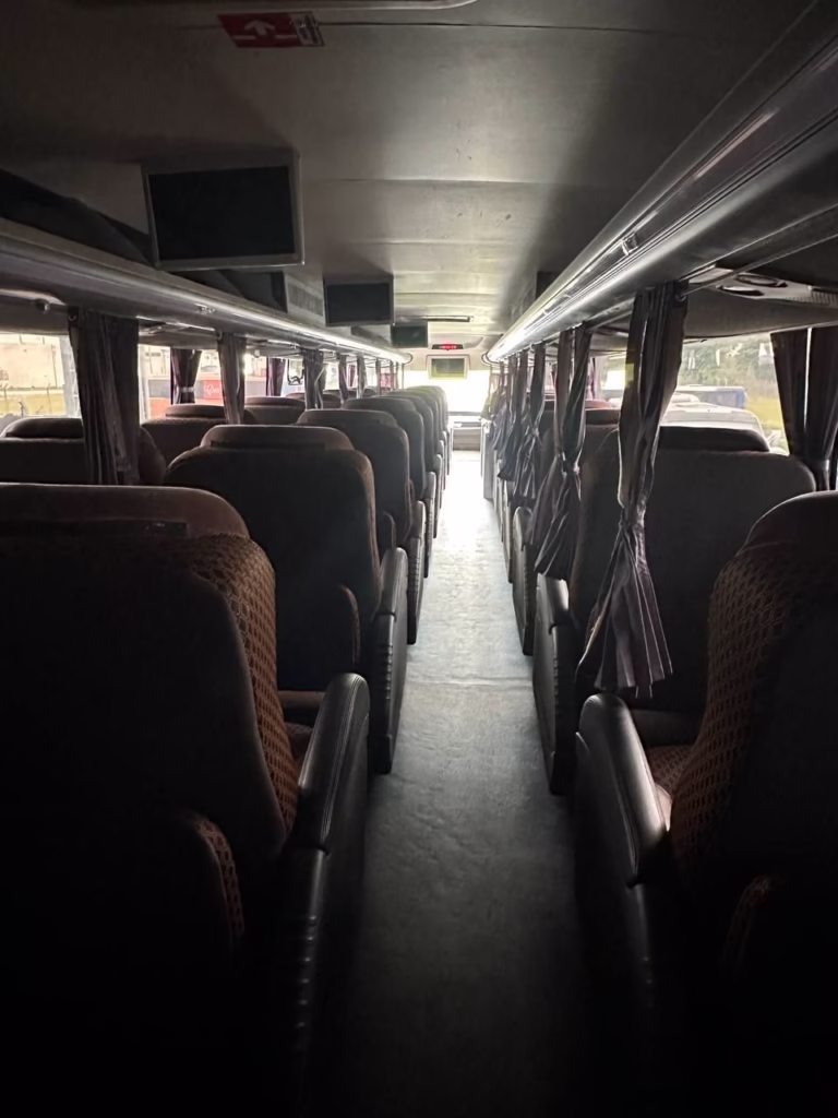 COMIL INVICTUS DD ANO 2021 VOLVO B450R JM COD.70