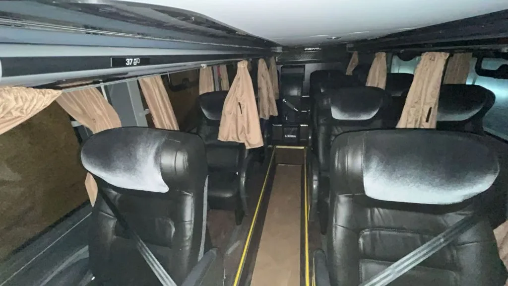 Ônibus COMIL INVICTUS DD VOLVO B510 R JM 2026 seminovo à venda, código 1300 - foto 05