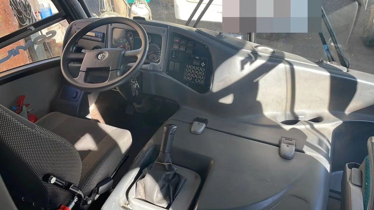 Ônibus COMIL PIA VW 9160 EXECUTIVO JM 2022 seminovo à venda, código 27 - foto 03