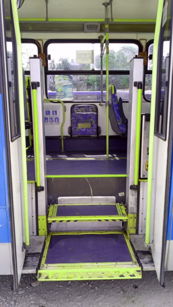 COMIL SVELTO ANO 2014 MB 1721 JM COD.1457