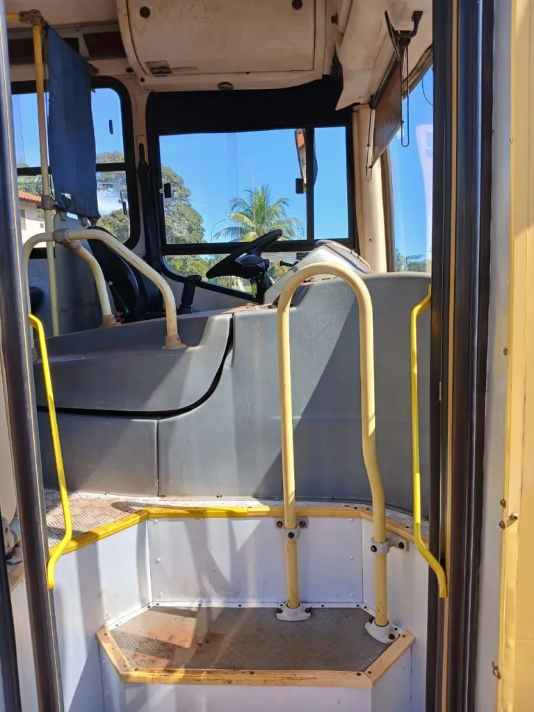 Ônibus COMIL SVELTO VW 15.190 JM 2013 seminovo à venda, código 421 - foto 10