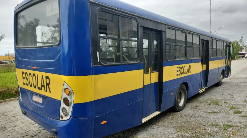 Ônibus COMIL SVELTO VW 17.230 JM 2015 seminovo à venda, código 1637 - foto 03