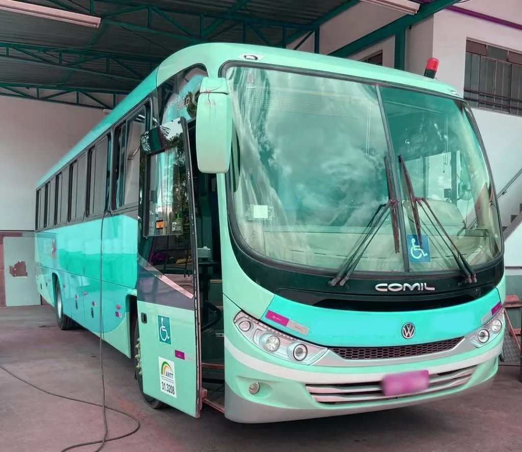 Ônibus COMIL VERSATILE VW 17.230 JM 2014 seminovo à venda, código 1619 - foto 01