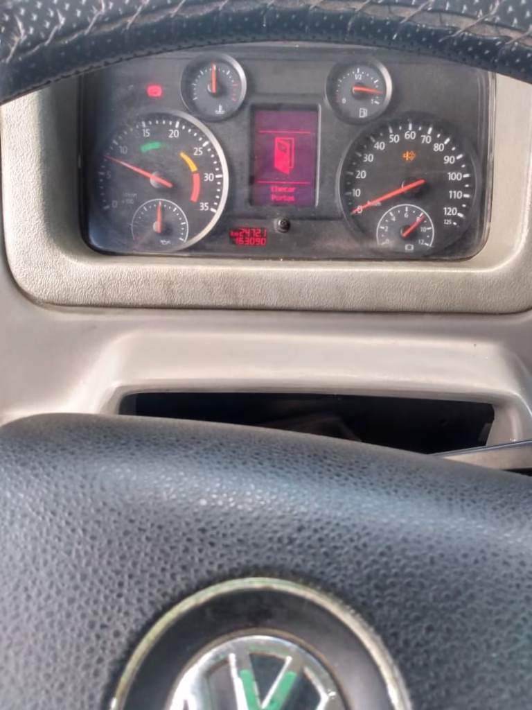 COMIL VERSÁTILE ANO 2020 VW 17.230 JM COD.1690
