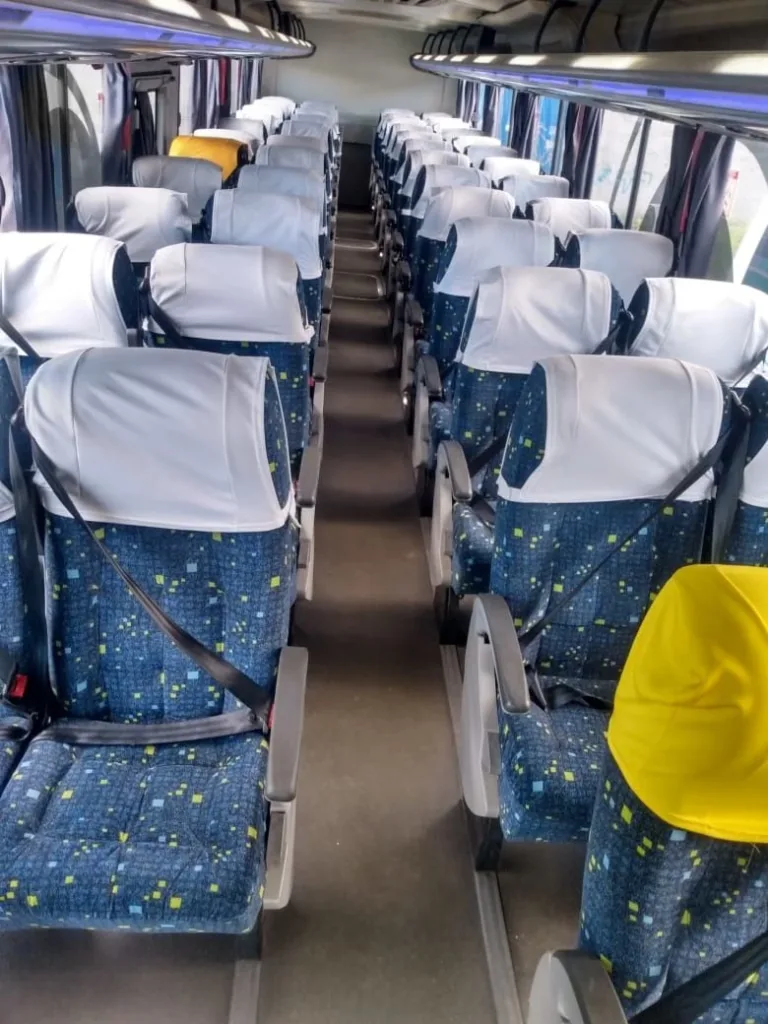 Ônibus COMIL VERSÁTILE VW 17.230 JM 2020 seminovo à venda, código 1690 - foto 06