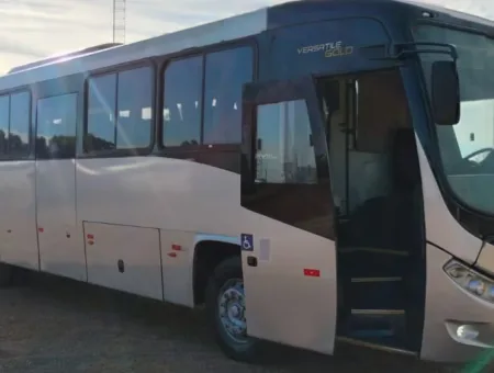 Ônibus COMIL VERSATILLE GOLD VW 17.230 JM 2021 seminovo à venda, código 874 - foto 01