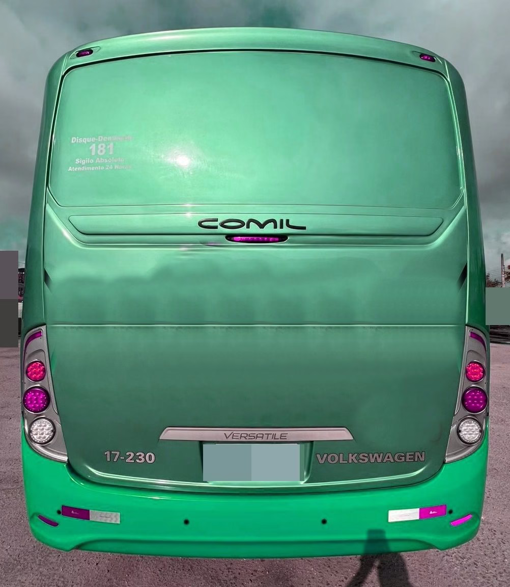 Comil Versatille para Fretamento Ano 2022 VW 17.230 COD.98