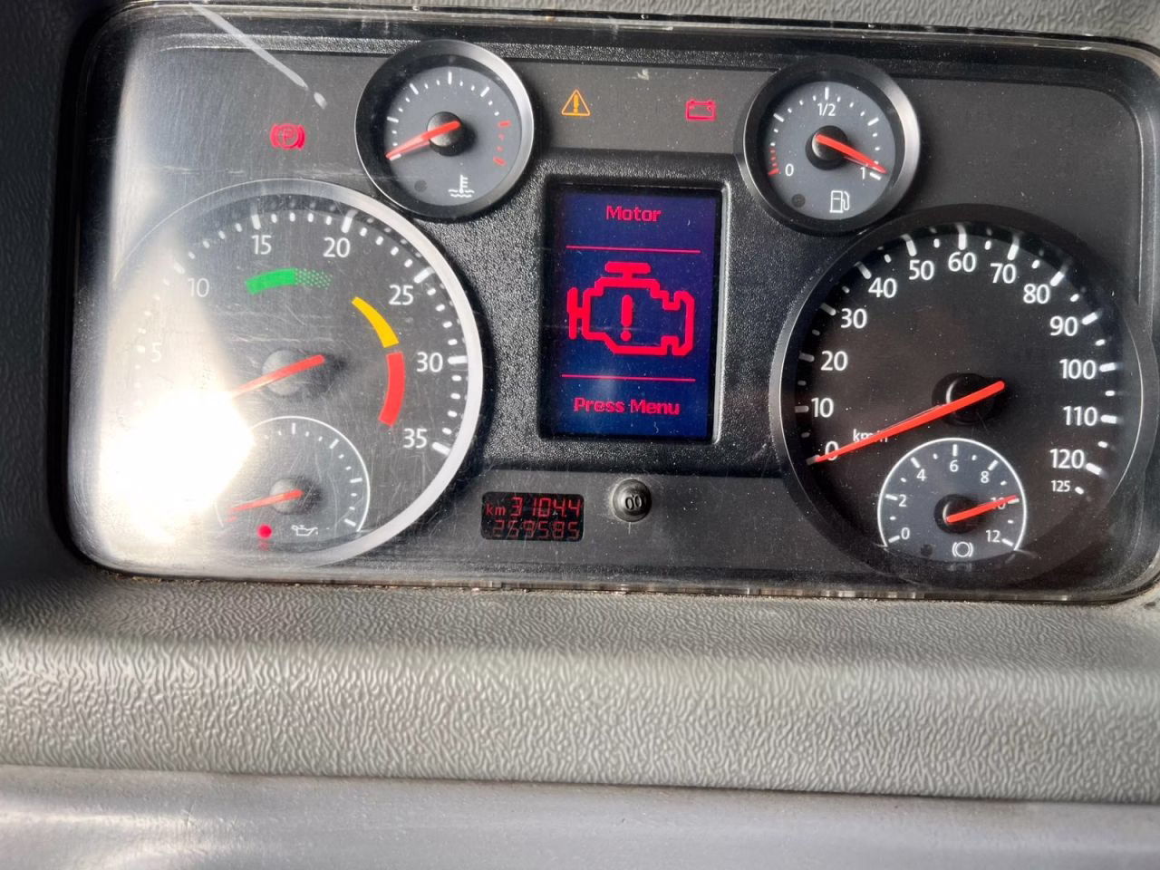 Comil Versatille para Fretamento Ano 2022 VW 17.230 COD.98