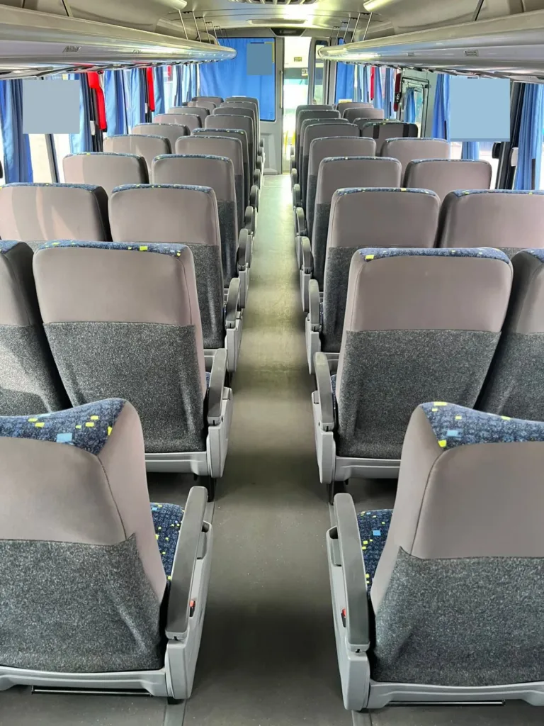 Ônibus COMIL VERSATILLE VW 17.230 JM 2022 seminovo à venda, código 98 - foto 08