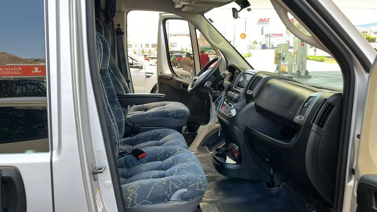 Ônibus FIAT DUCATO EXECUTIVA JM 2019 seminovo à venda, código 1393 - foto 03
