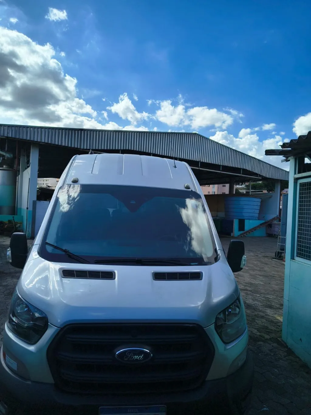 Ônibus FORD TRANSIT EXECUTIVA JM 2024 seminovo à venda, código 1718 - foto 01