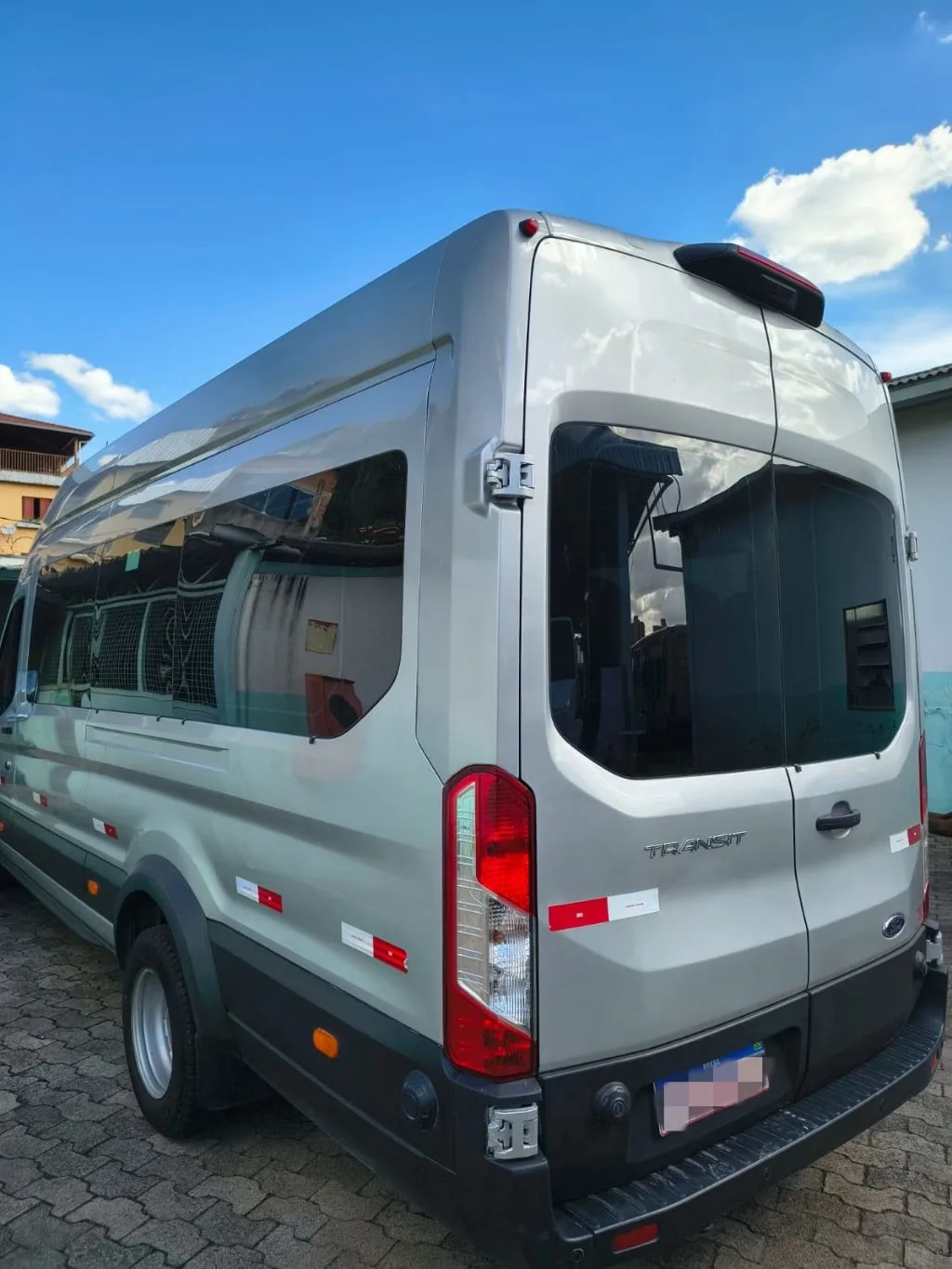 Ônibus FORD TRANSIT EXECUTIVA JM 2024 seminovo à venda, código 1718 - foto 03
