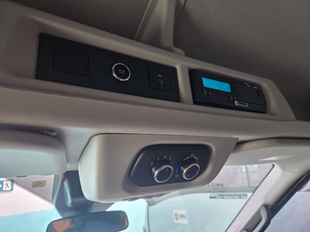 FORD TRANSIT ANO 2024 EXECUTIVA JM COD.1718
