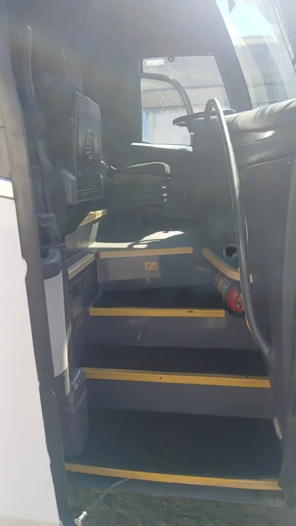 Ônibus IRIZAR I6 SCANIA K310 46 LUG JM 2014 seminovo à venda, código 1391 - foto 05