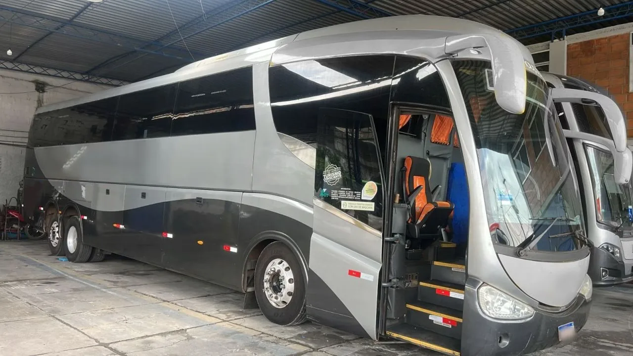 Ônibus IRIZAR PB SCANIA K380 JM 2010 seminovo à venda, código 1479 - foto 01