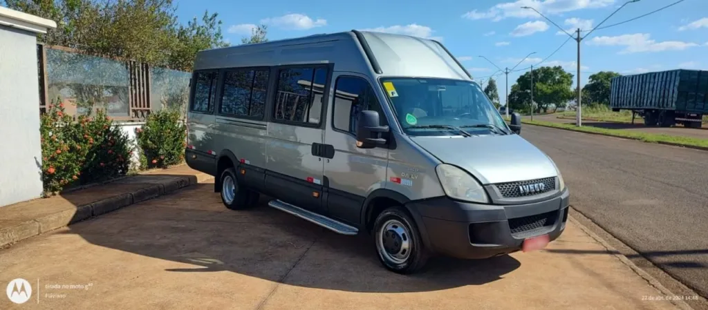 Ônibus IVECO DAILY 55C17 EXECUTIVA JM 2013 seminovo à venda, código 1454 - foto 01