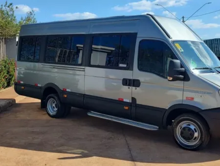 Ônibus IVECO DAILY 55C17 EXECUTIVA JM 2013 seminovo à venda, código 1454 - foto 02