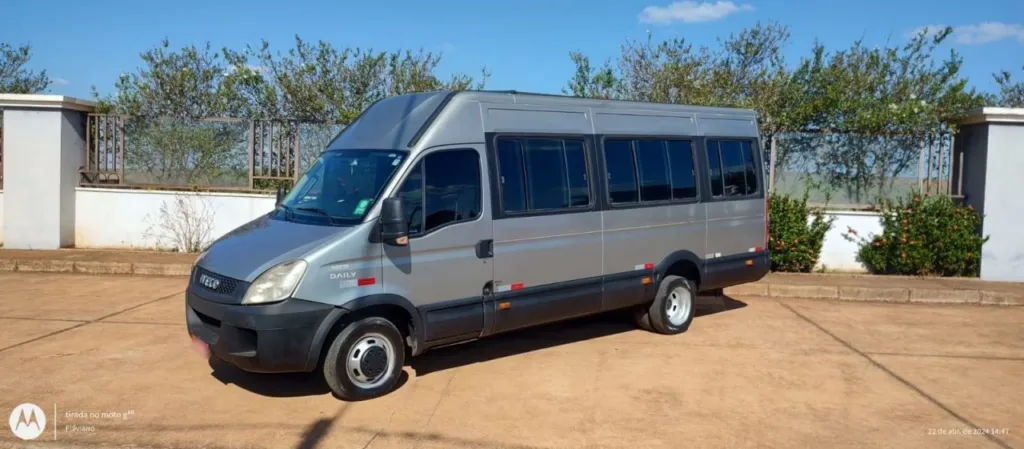 Ônibus IVECO DAILY 55C17 EXECUTIVA JM 2013 seminovo à venda, código 1454 - foto 03