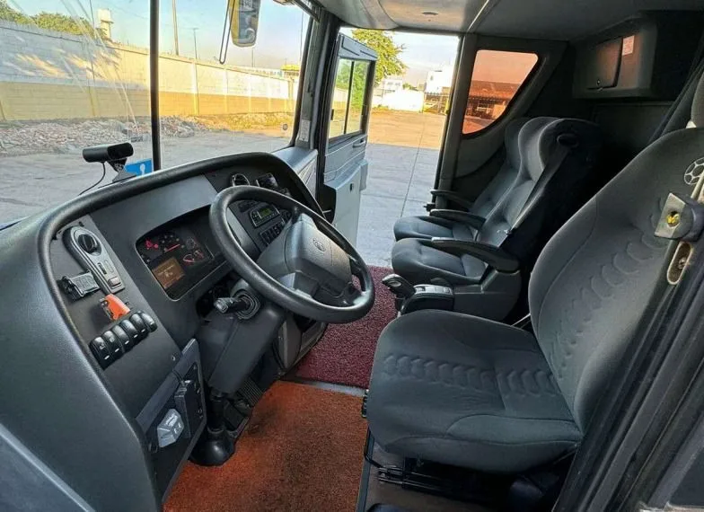 Ônibus MARCOPOLO PARADISO DD 1800 G7 VOLVO JM 2017 seminovo à venda, código 1442 - foto 03