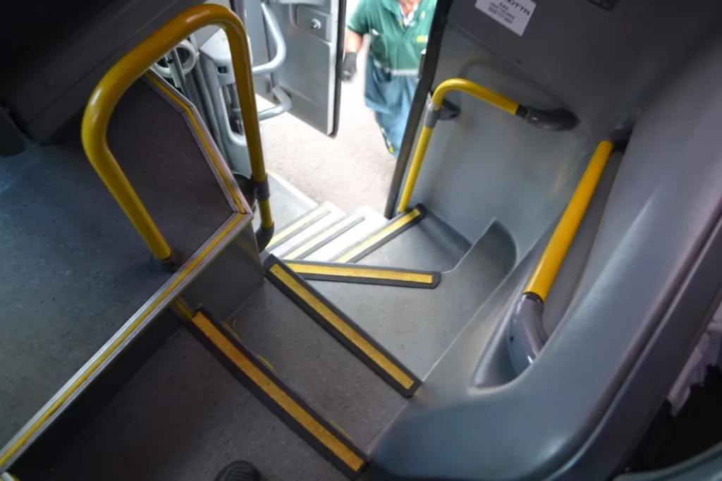 Ônibus MARCOPOLO PARADISO LD 1600 G7 O500 RSD JM 2017 seminovo à venda, código 1439 - foto 07