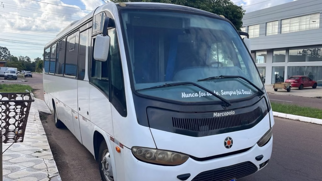 Micro-ônibus Marcopolo Senior Executivo 2013 Motor Agrale COD.513