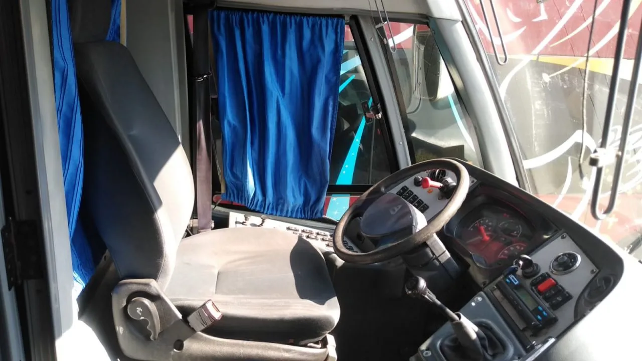 Ônibus MARCOPOLO SENIOR AGRALE MA 10 JM 2013 seminovo à venda, código 1501 - foto 04
