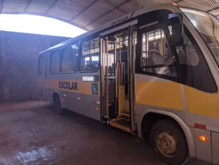 Ônibus MARCOPOLO SENIOR MB LO 916 JM 2017 seminovo à venda, código 1575 - foto 03