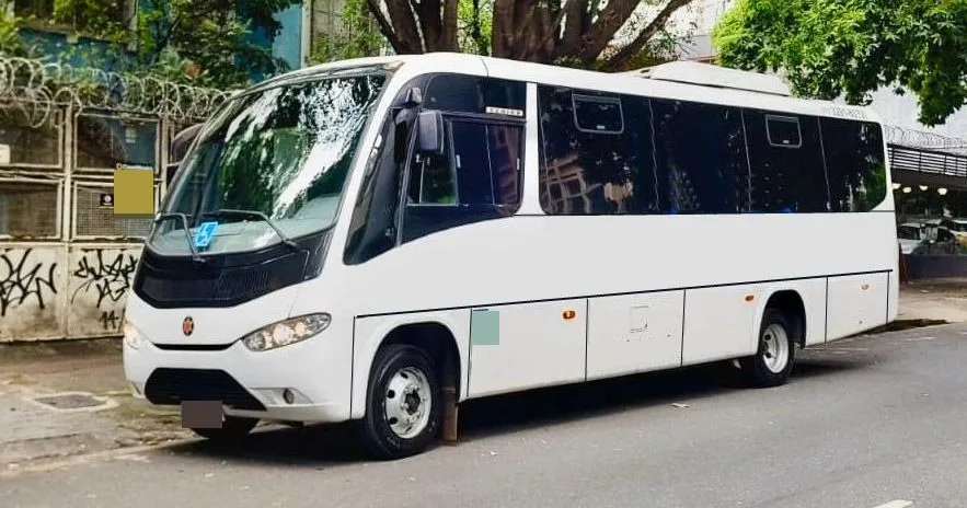 Ônibus MARCOPOLO SENIOR M.BENZ LO 915 JM 2011 seminovo à venda, código 81 - foto 01